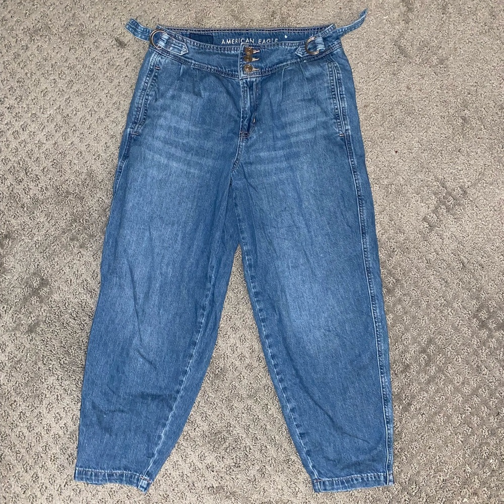 American Eagle Relaxed Mom Jean Size 6 Short